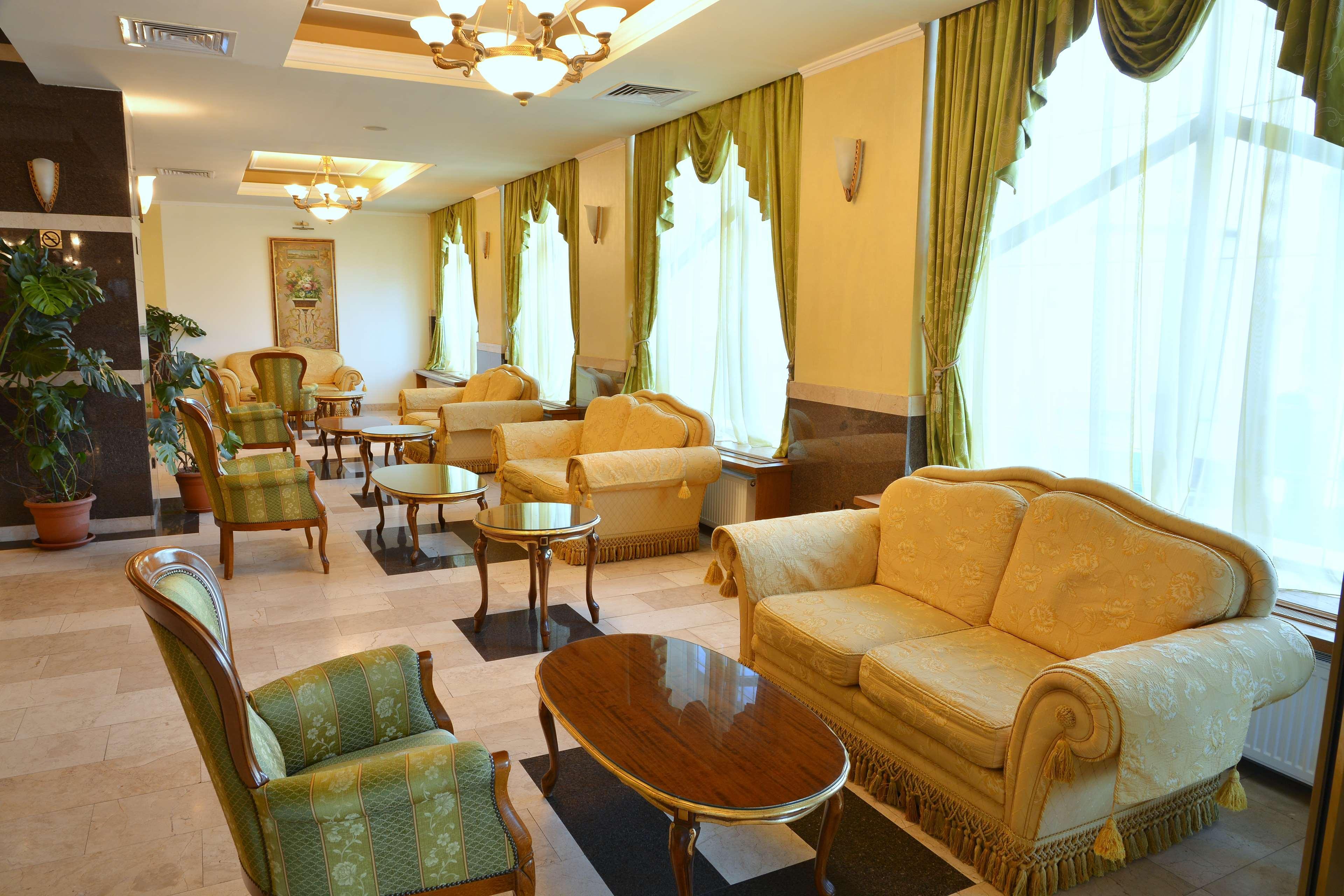 Hotel Central Ploieşti Kültér fotó