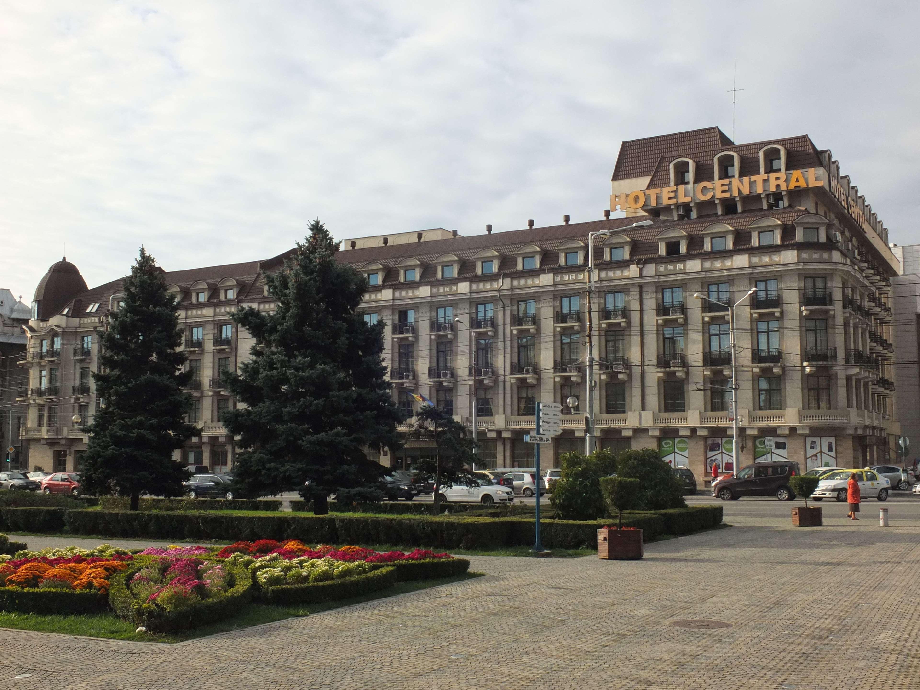 Hotel Central Ploieşti Kültér fotó