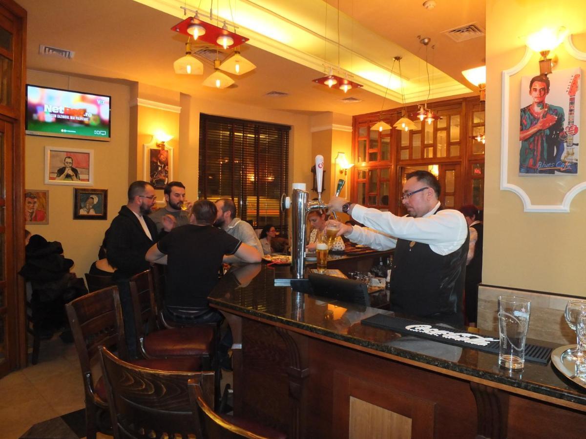 Hotel Central Ploieşti Kültér fotó
